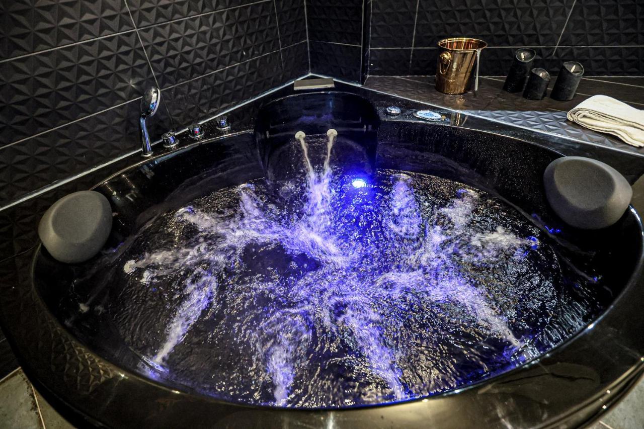 Apartment Le Legendary Spa, Hypercentre Avec Sauna, Balneo Et Wifi Par Sovalfi Saint-Etienne (Loire)