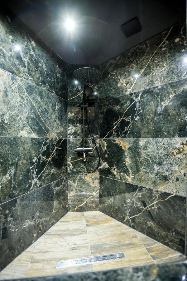 Le Legendary Spa, Hypercentre Avec Sauna, Balneo Et Wifi Par Sovalfi Apartment *