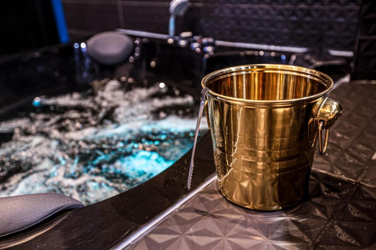 Apartment Le Legendary Spa, Hypercentre Avec Sauna, Balneo Et Wifi Par Sovalfi