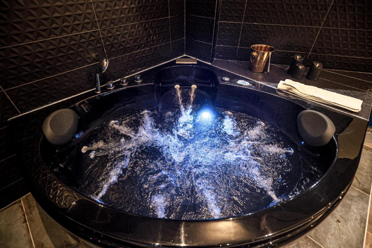 Le Legendary Spa, Hypercentre Avec Sauna, Balneo Et Wifi Par Sovalfi Apartment *