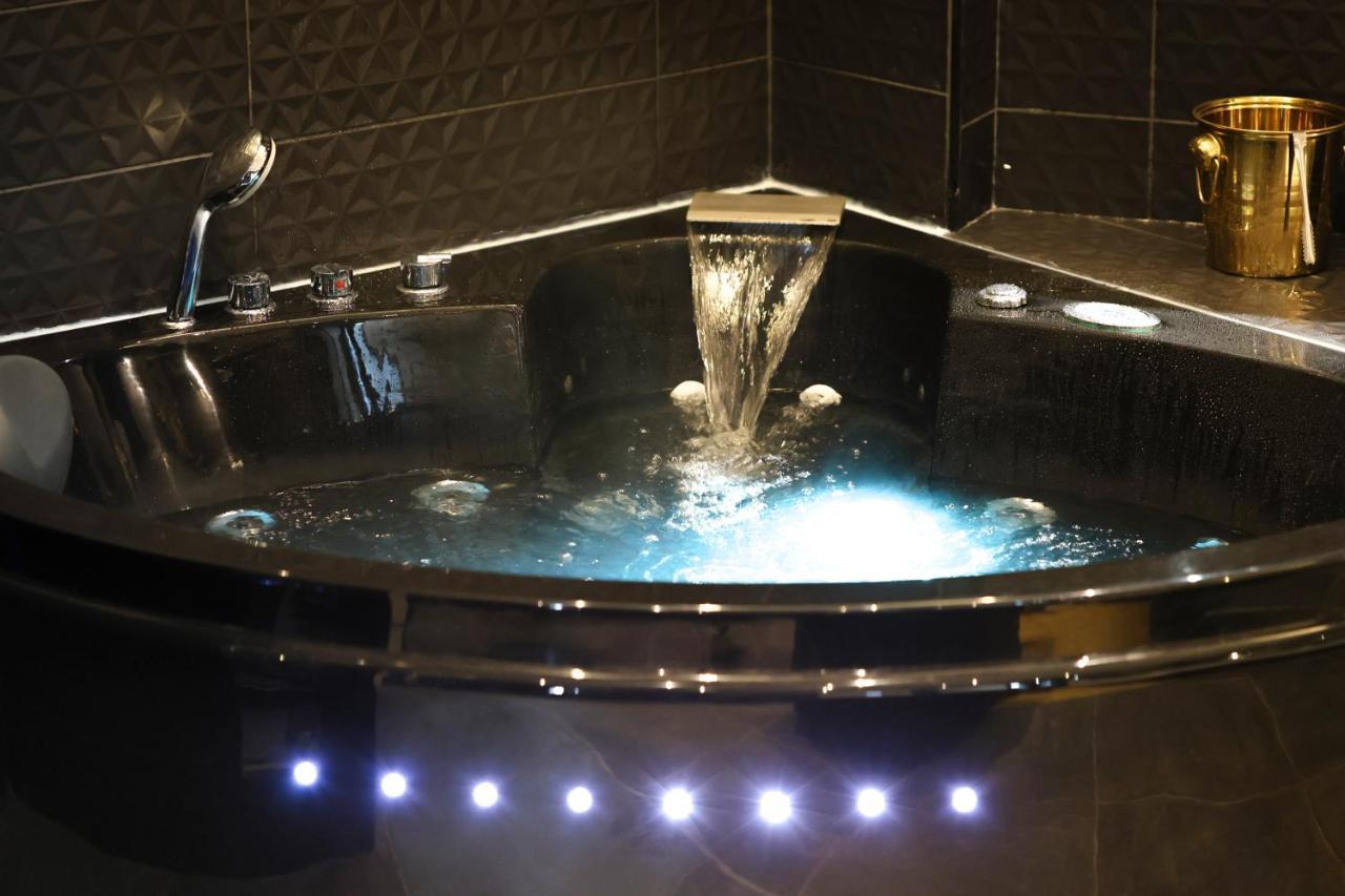 Apartment Le Legendary Spa, Hypercentre Avec Sauna, Balneo Et Wifi Par Sovalfi